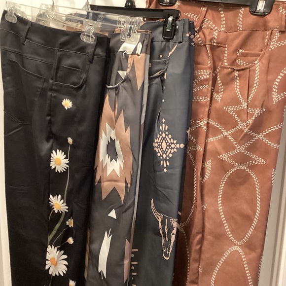 Chic Wide Leg Pants with Floral and Geometric Patterns - Picture 5 of 16